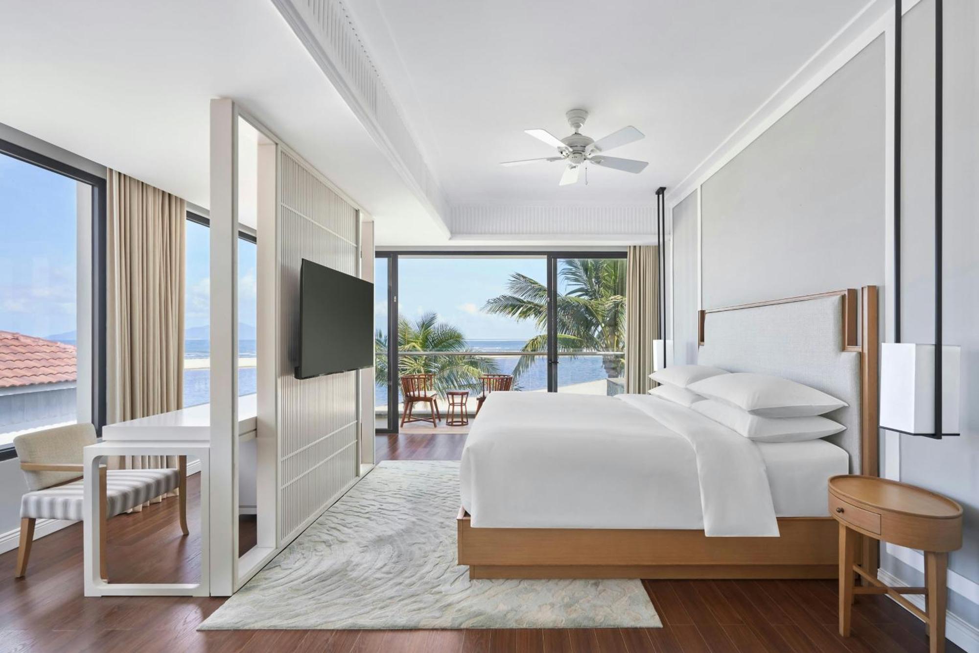 Resort Renaissance &