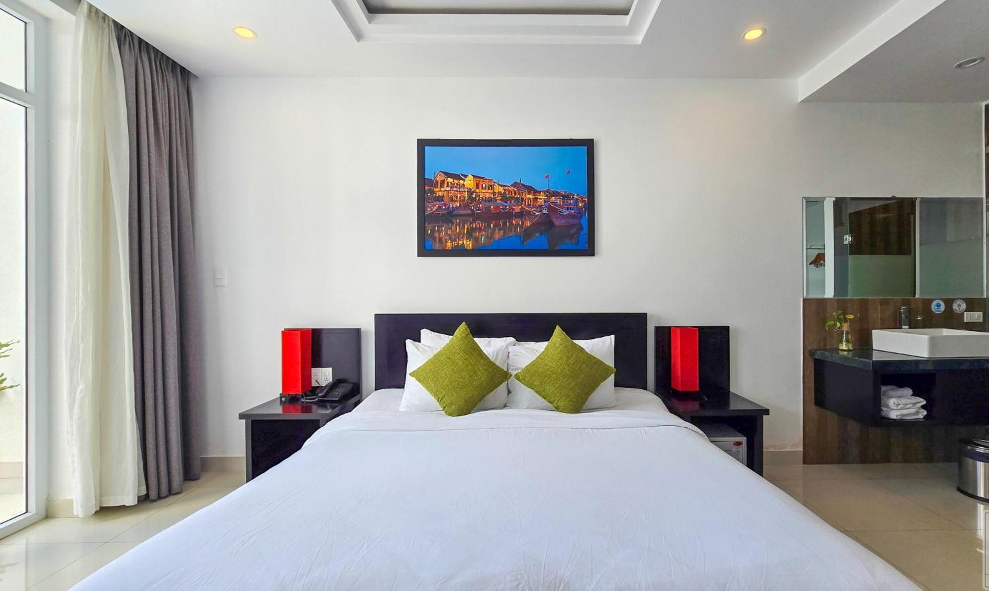 Hotel Riverside White House 3*