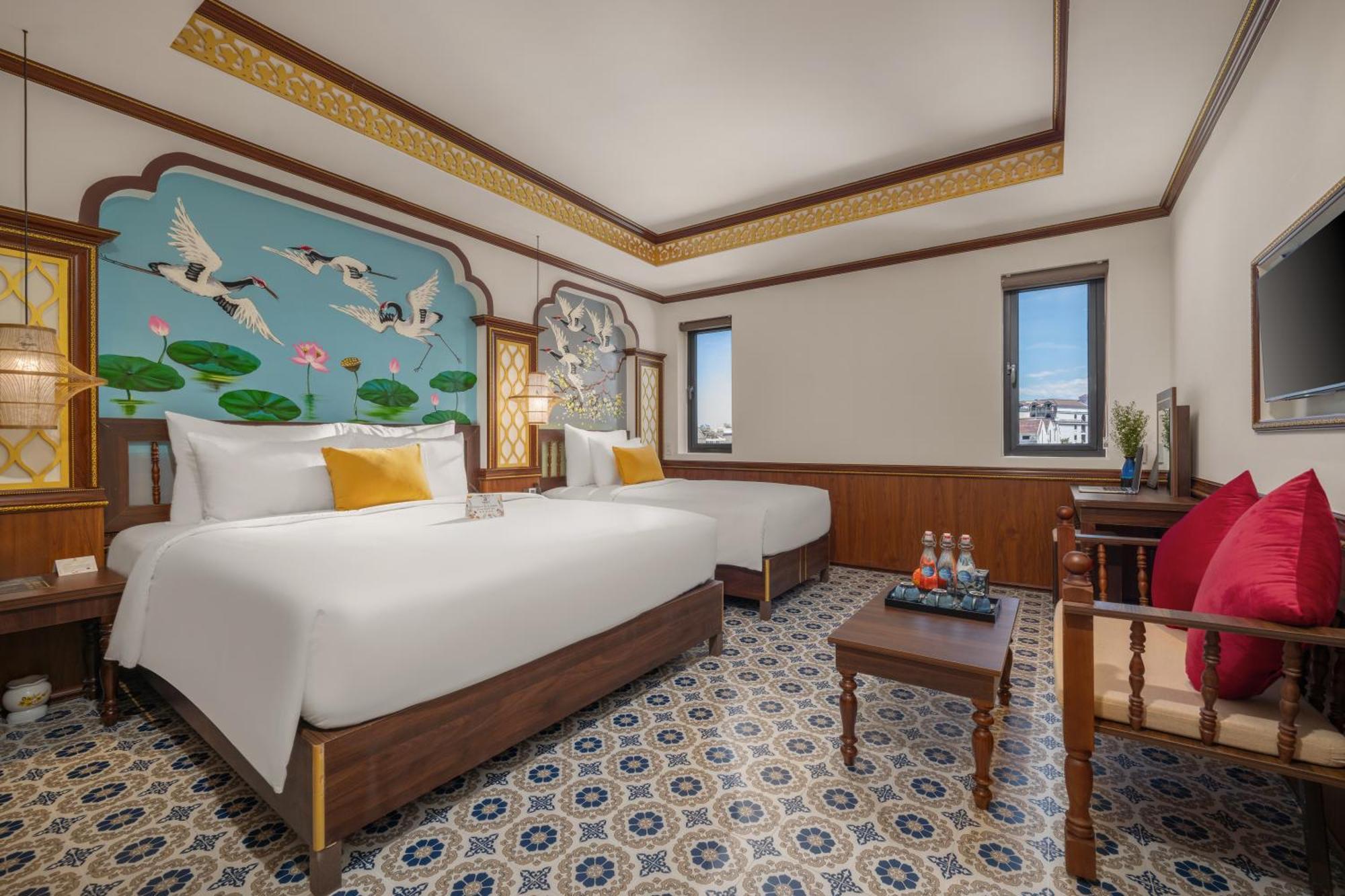 Babylon Riverside & Hotel