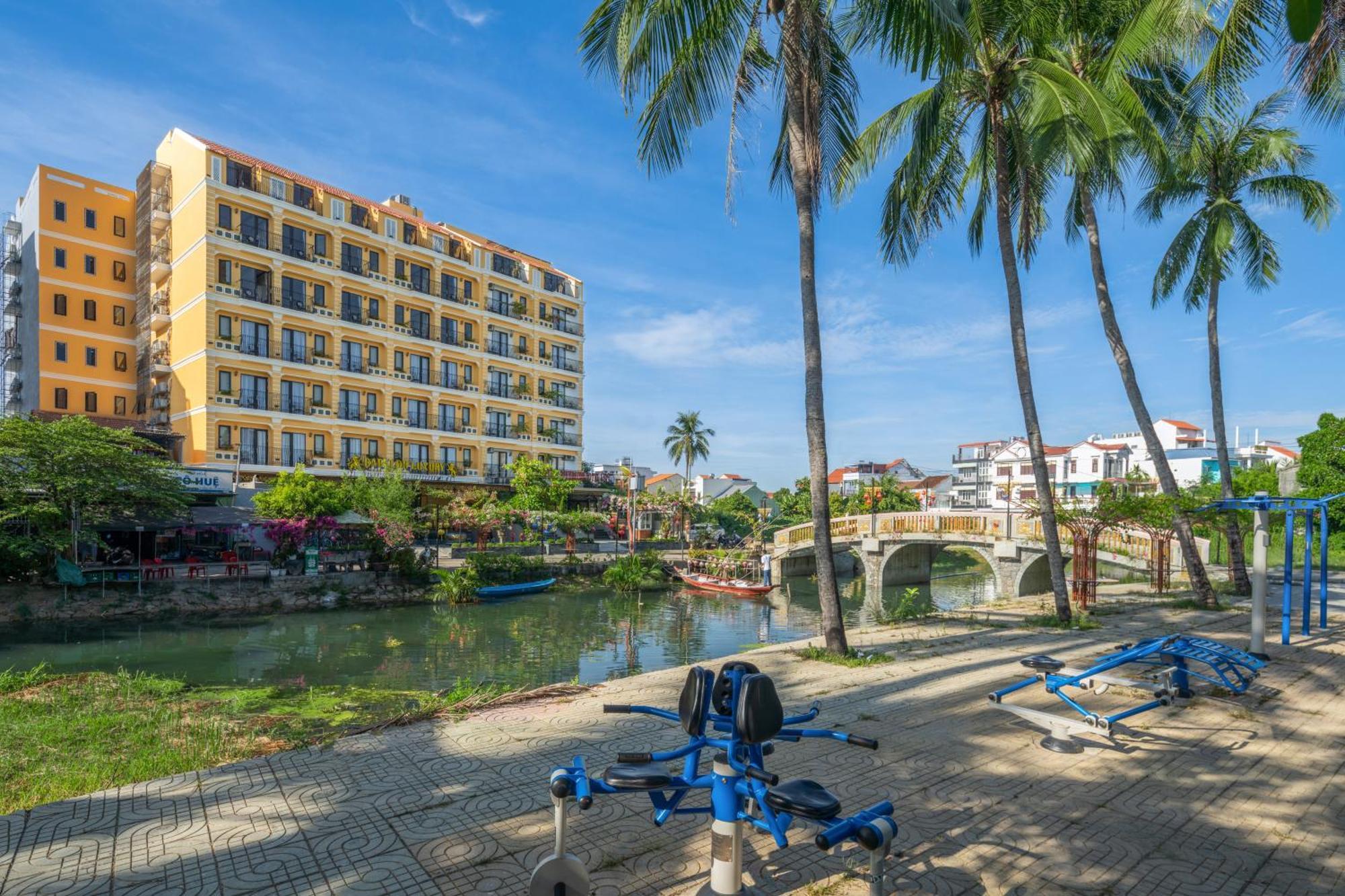 Hotel Babylon Riverside & Hoi An