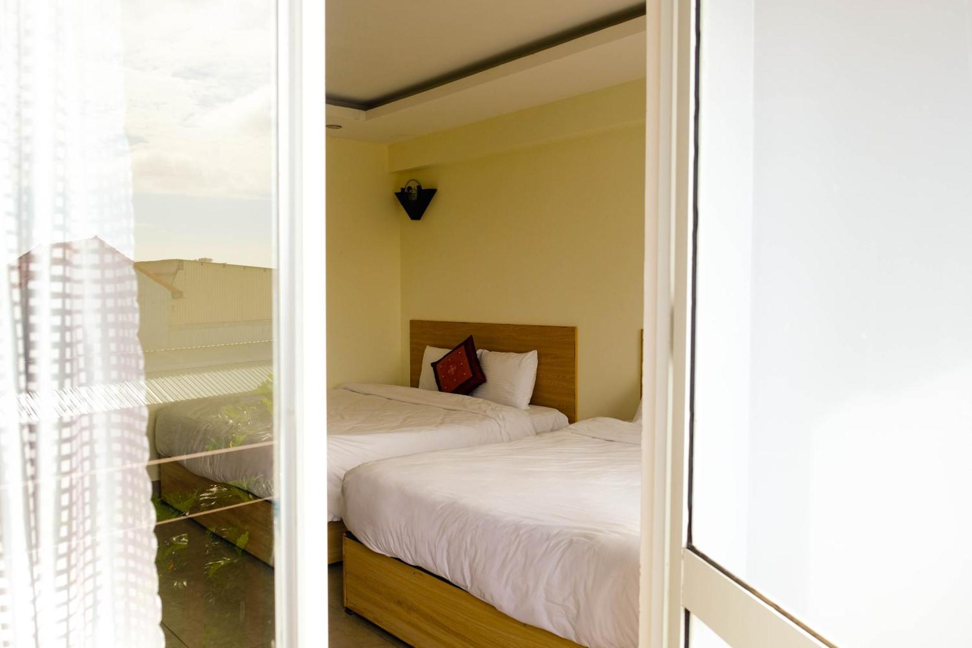 Paradise Hotel