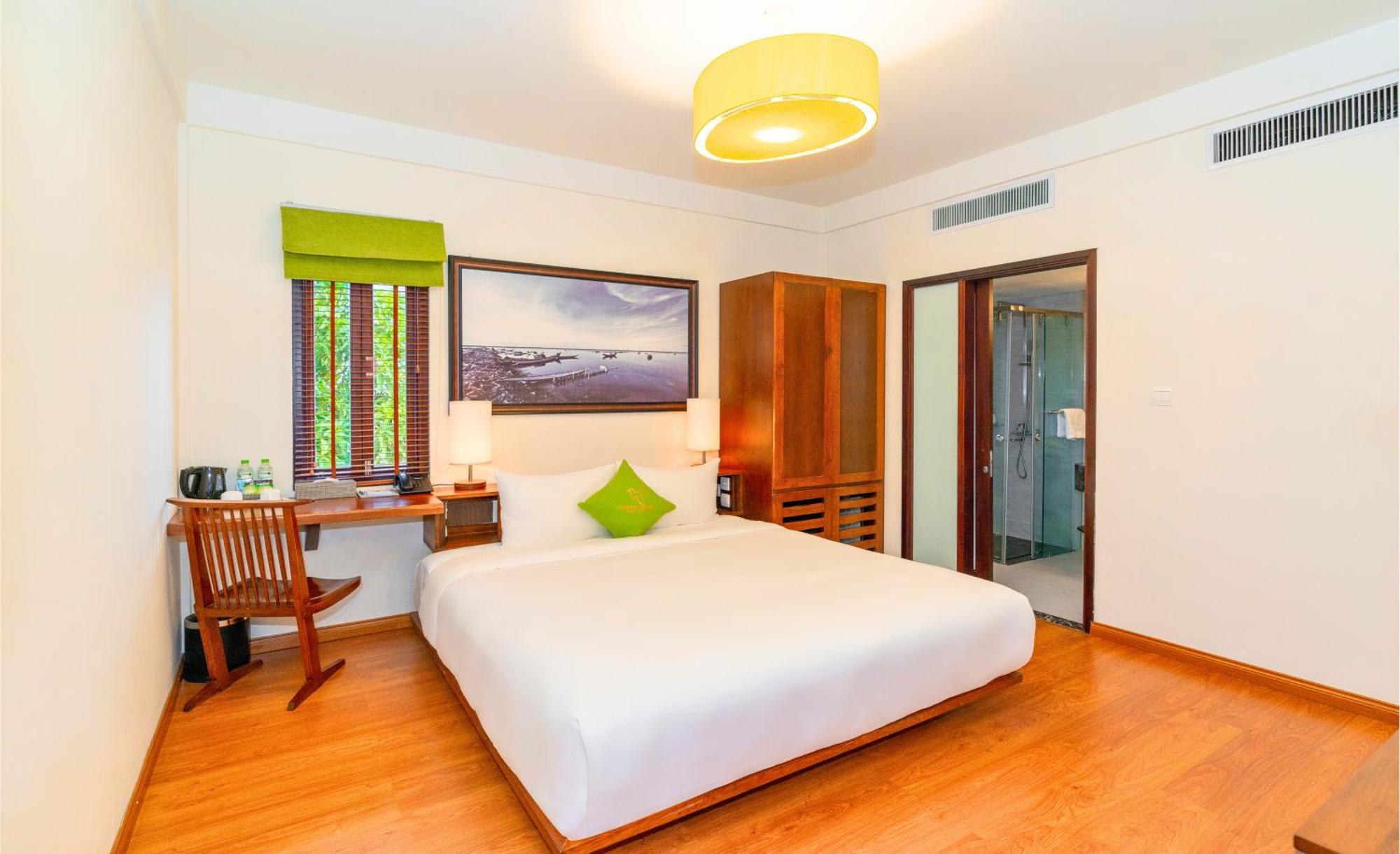 Elites Riverside & 4* Hoi An