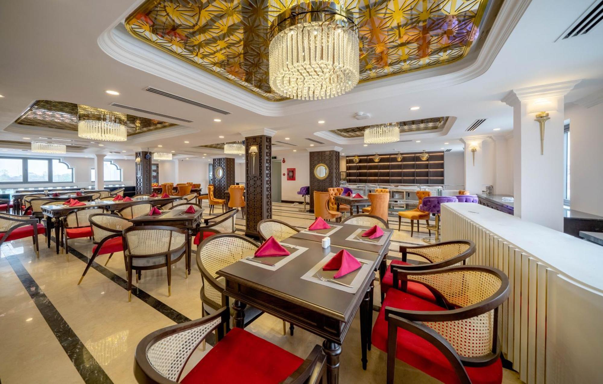 Le Pavillon Gallery & Hotel 4*