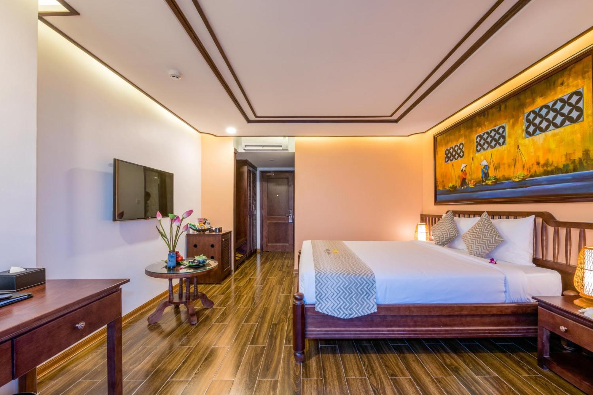 Khách sạn Fivitel 4*