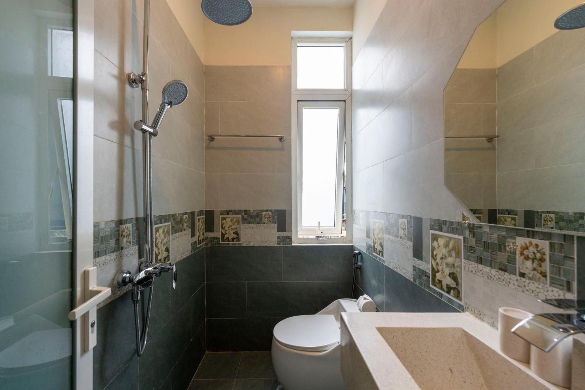 Town House Homestay *