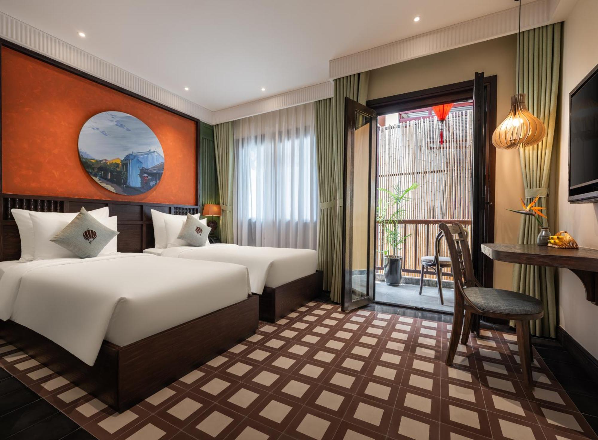 Hotel The Signature 5*