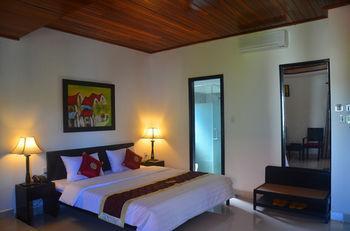 Villa Red Frangipani