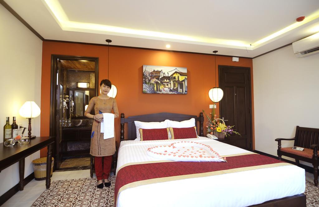 Villa Golden Bell Backpacker & Pool Bar *
