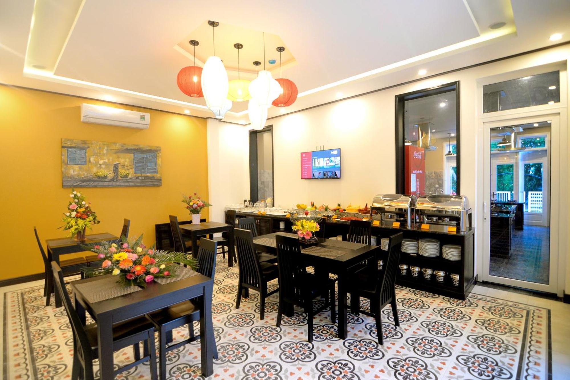Villa Golden Bell Backpacker & Pool Bar *