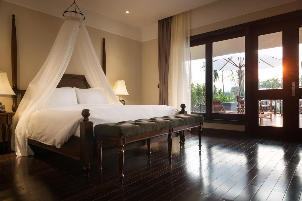 Essence & Hotel 4*