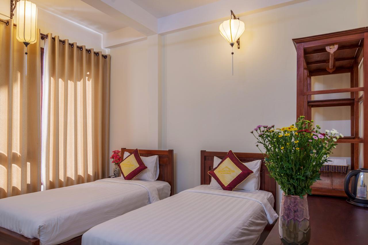 Corner Homestay *