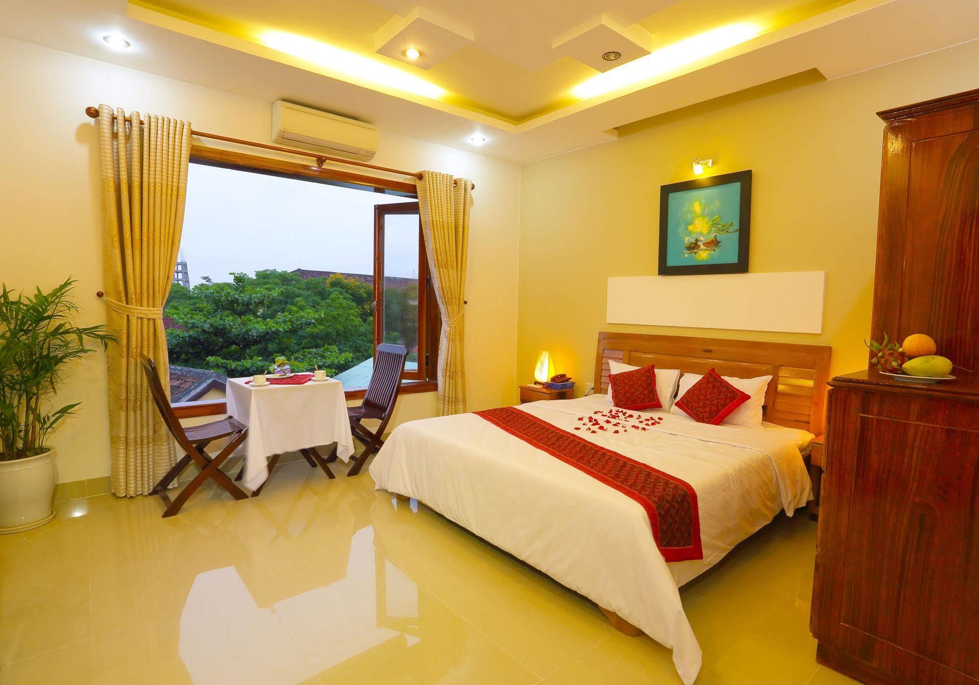 Hoang Thu * Hoi An