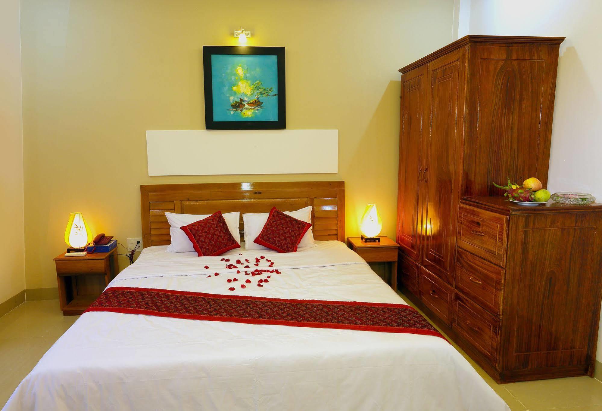 Hoang Thu Hostel