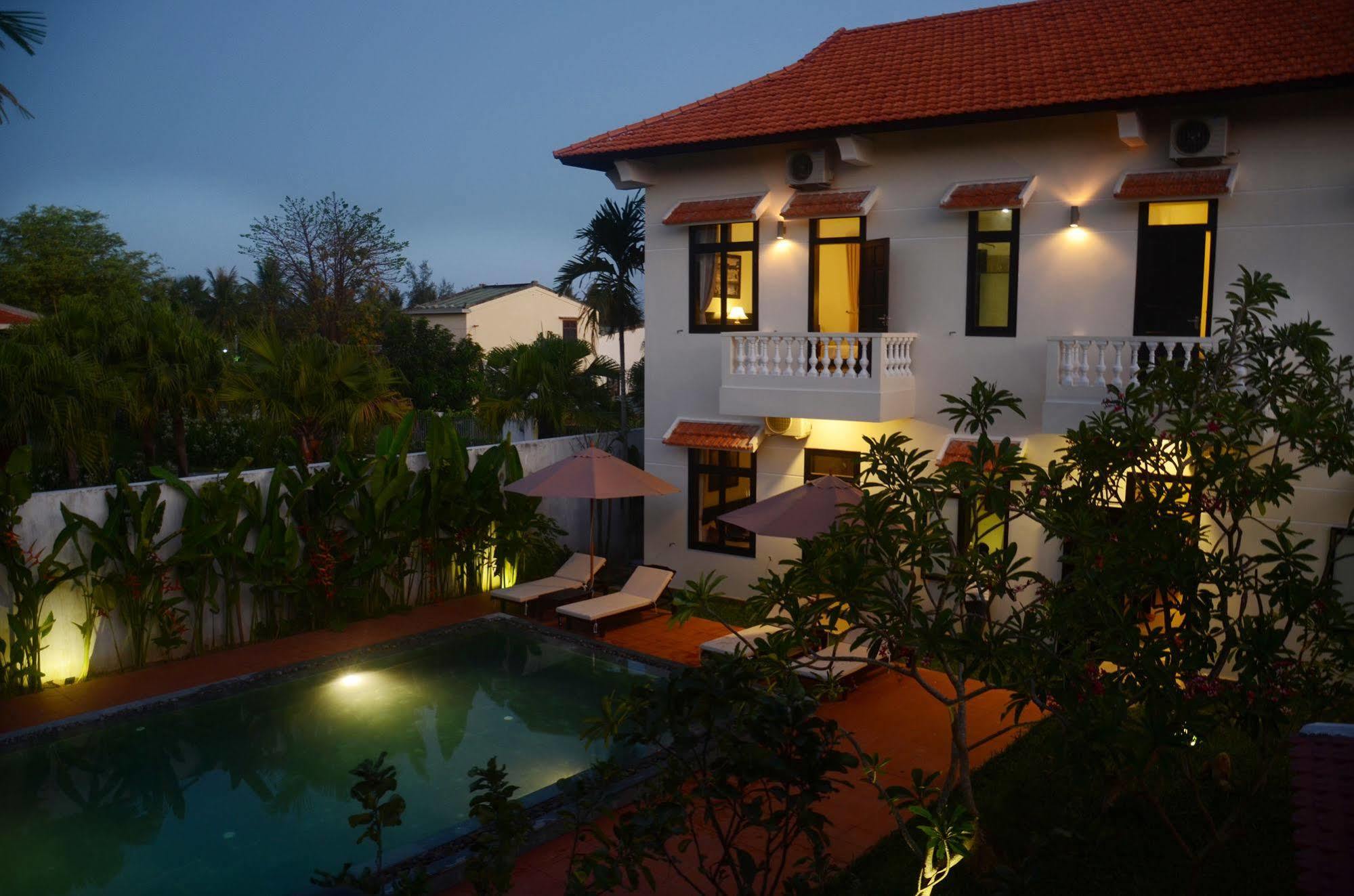 Villa Red Frangipani *