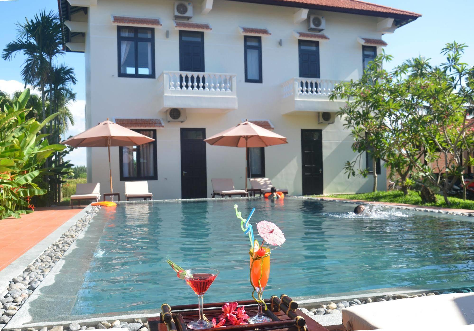 Villa Red Frangipani