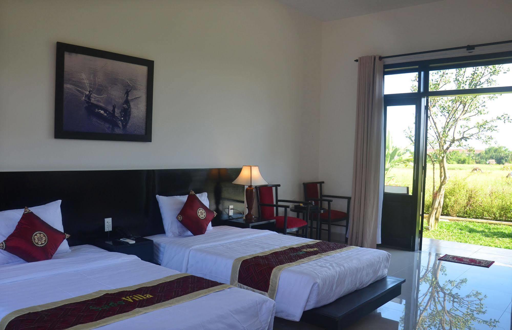 Red Frangipani Villa *