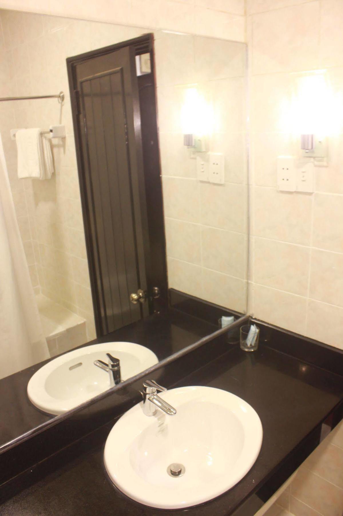 Yen Hotel