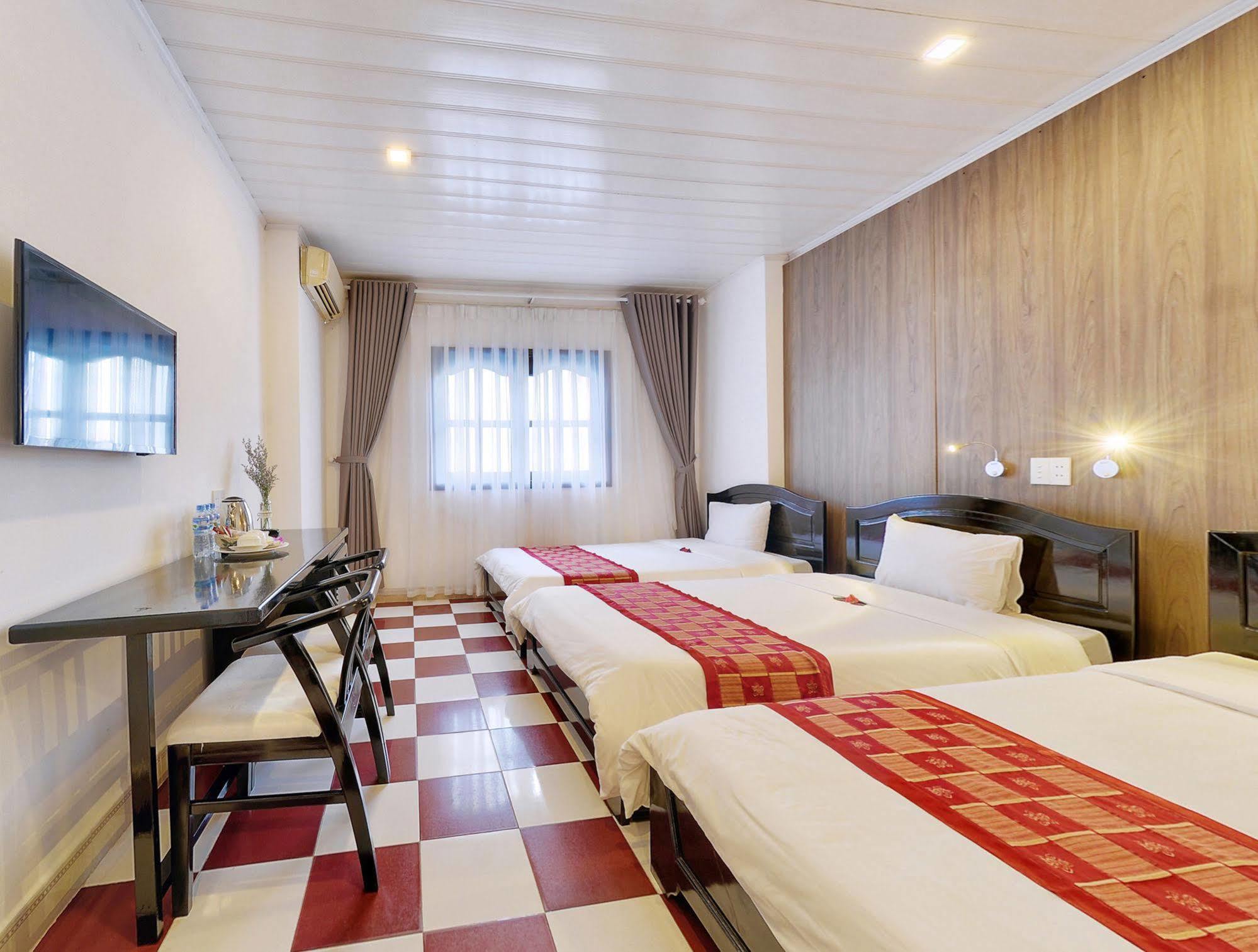 Yen 2* Hoi An