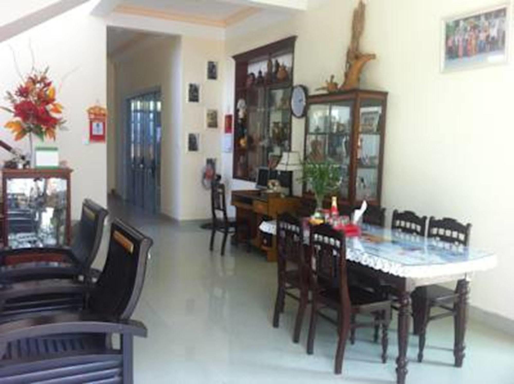 Areca *