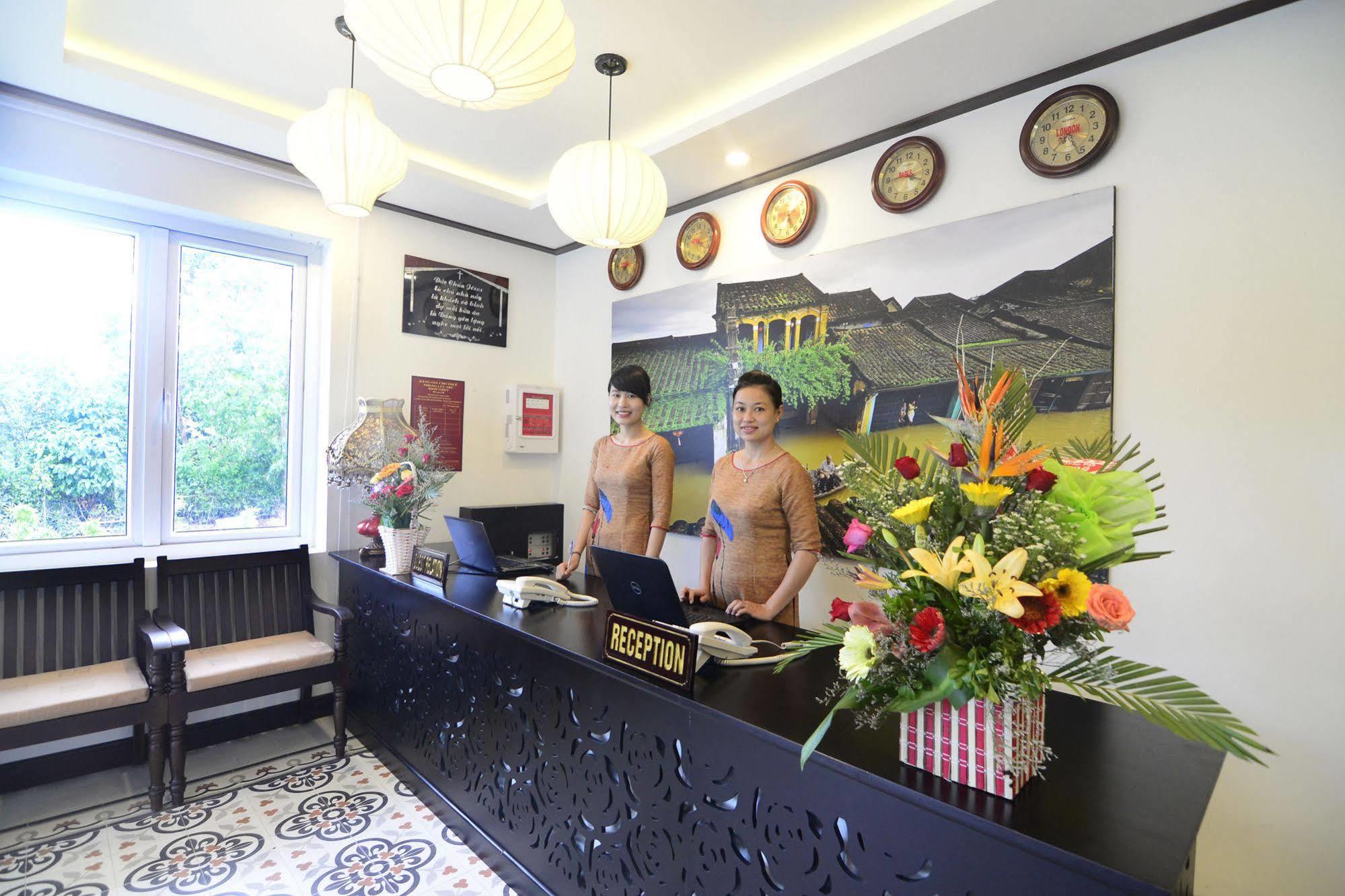 Golden Bell Backpacker & Pool Bar *