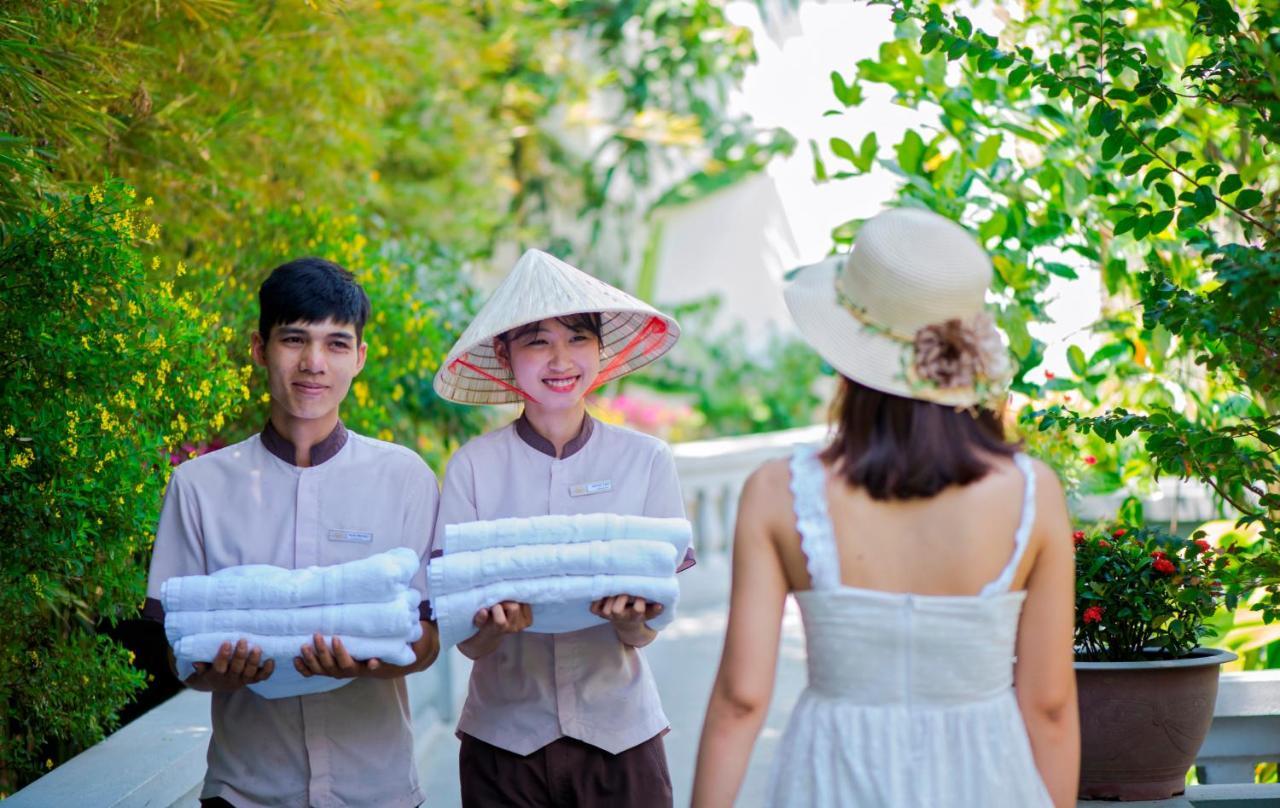 Garden Palace And - A Boutique Inspired By Nature