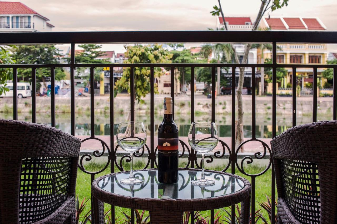 Khách sạn Khách Sạn&spa Laluna Riverside 4*