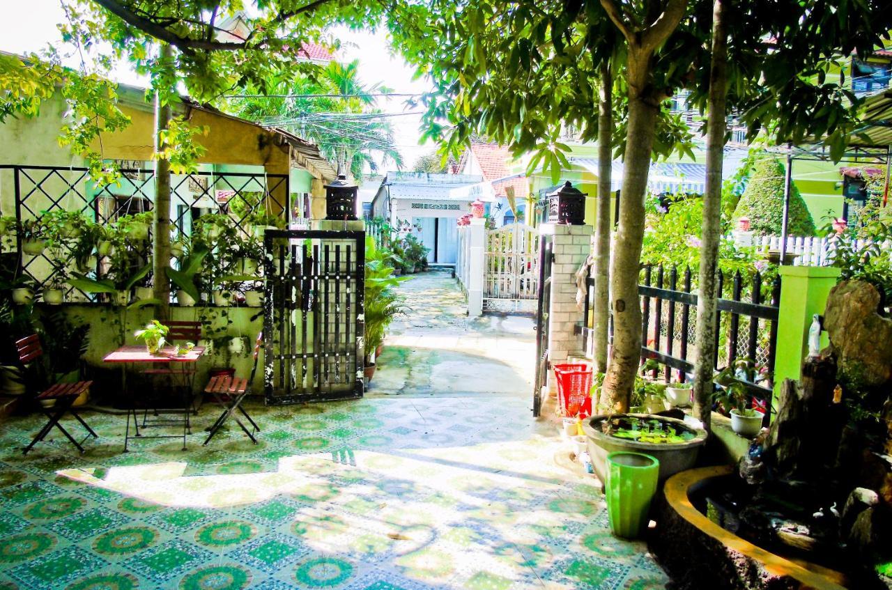 Xanh La Homestay *