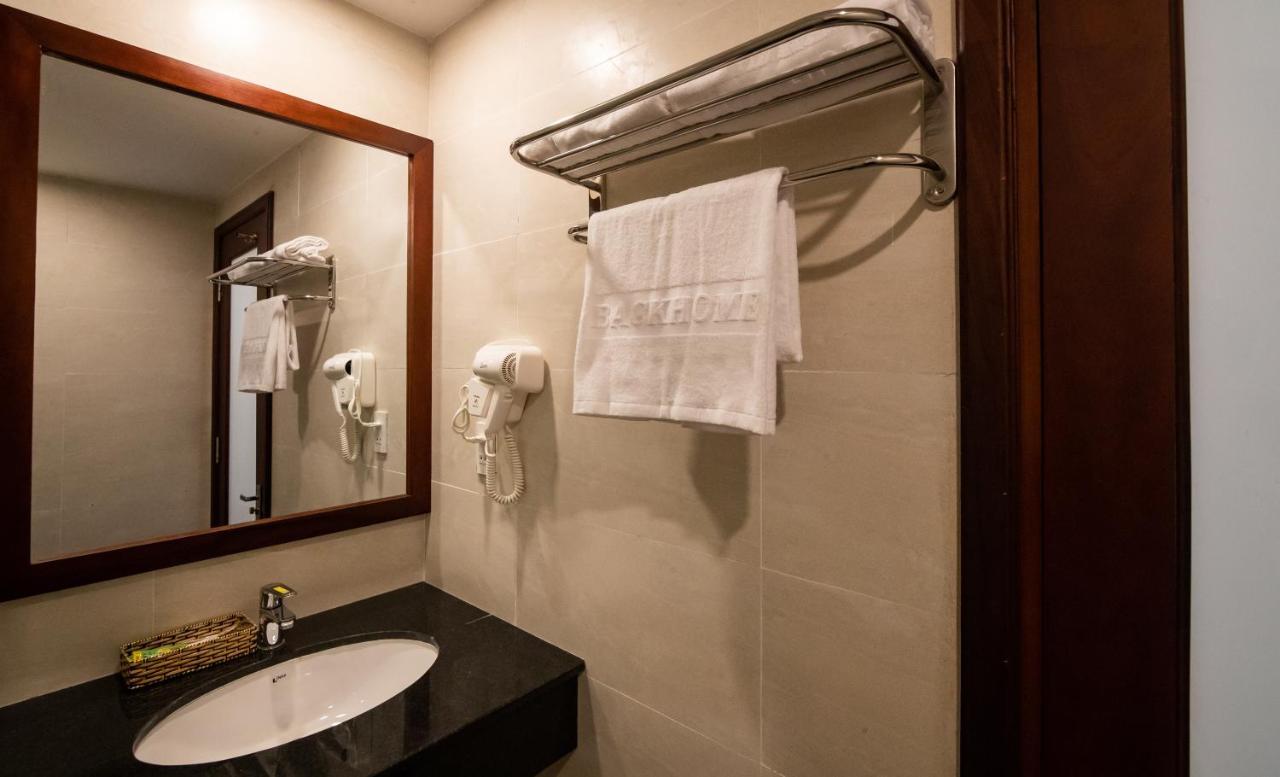 Backhome & Bar Hostel Hoi An
