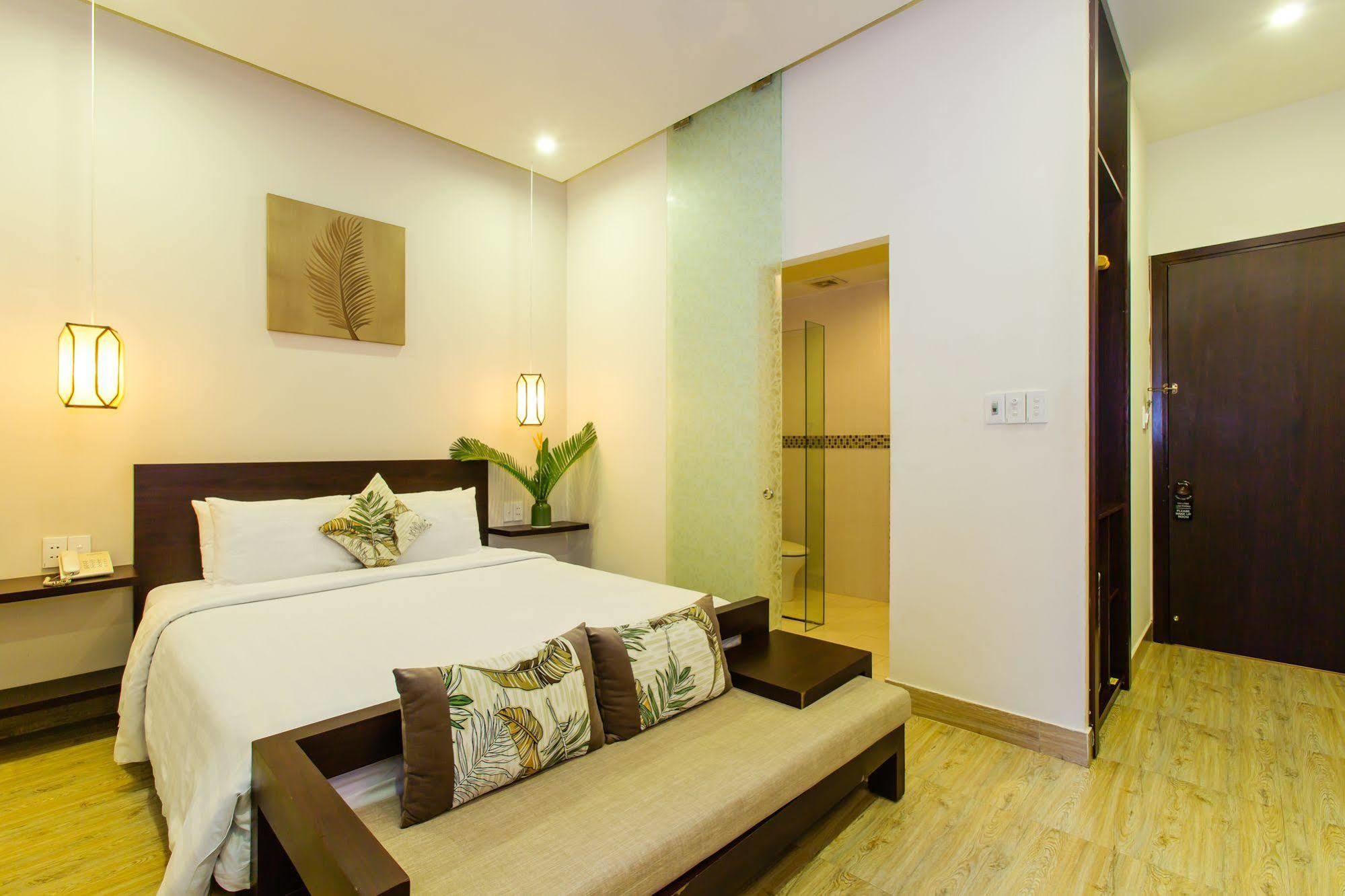 Vaia Boutique Hội An
