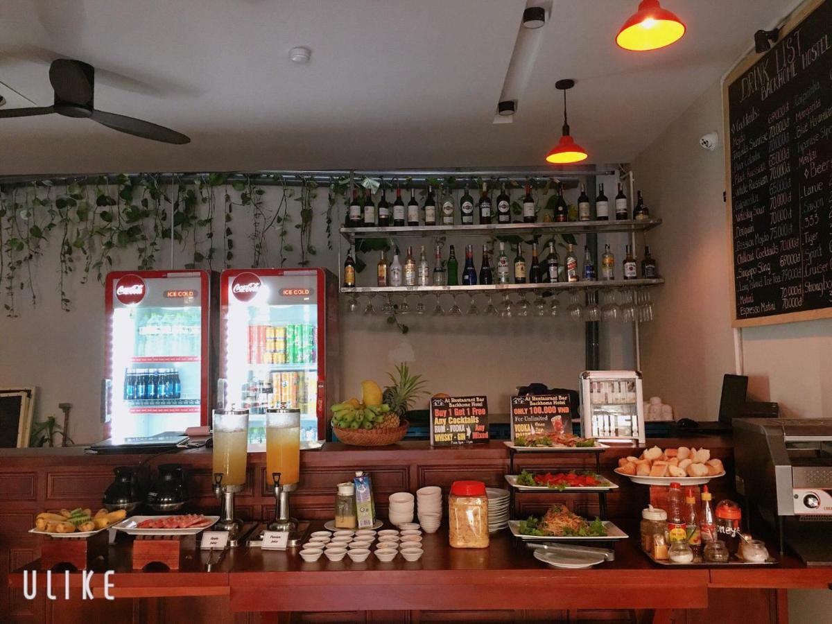 Backhome & Bar Hostel