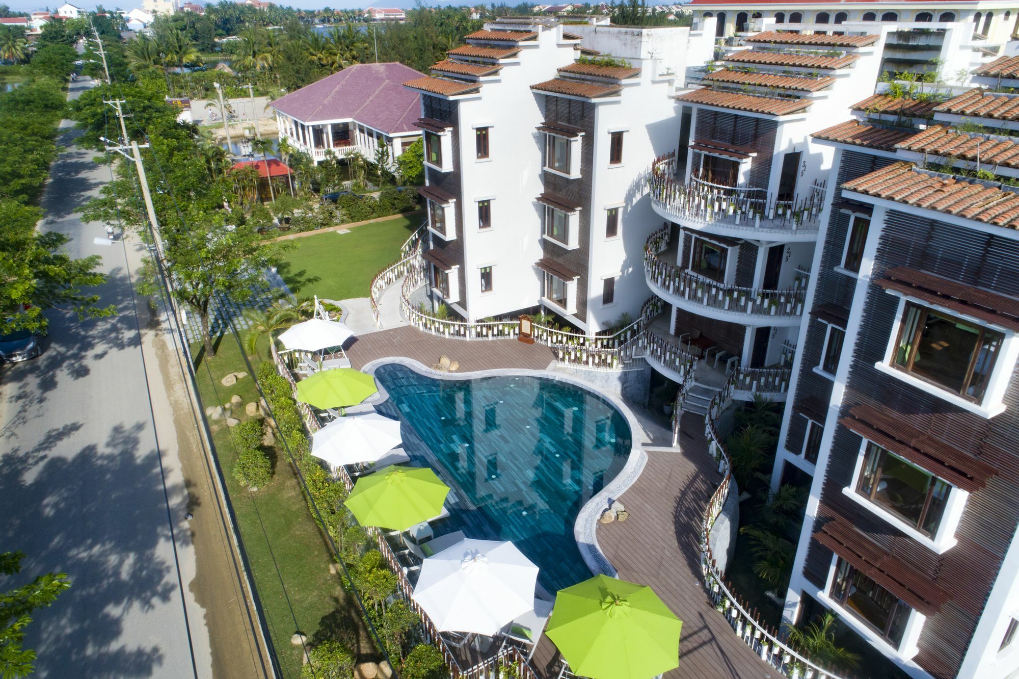 Elites Riverside & Hoi An