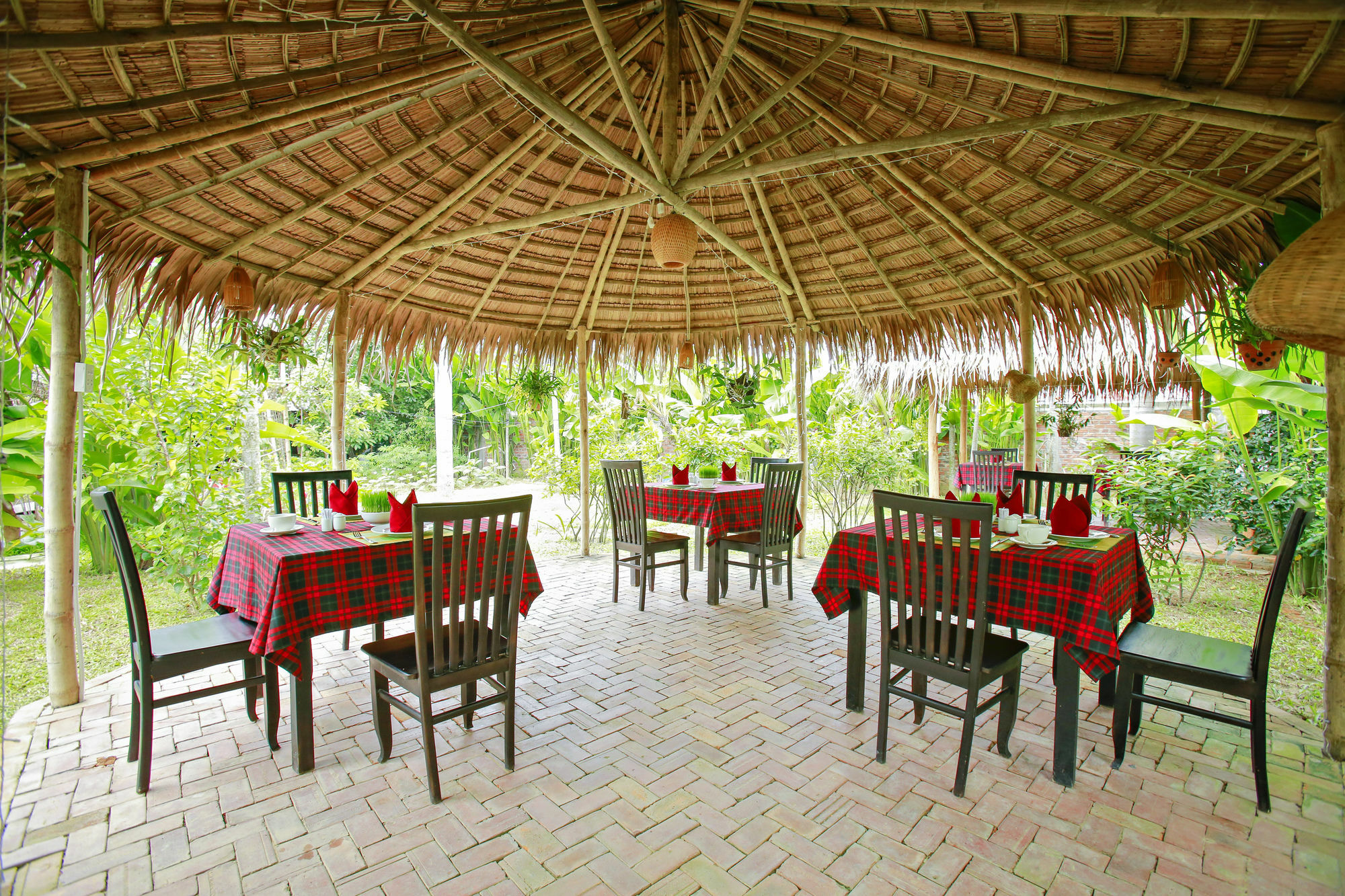 Red Frangipani Villa *