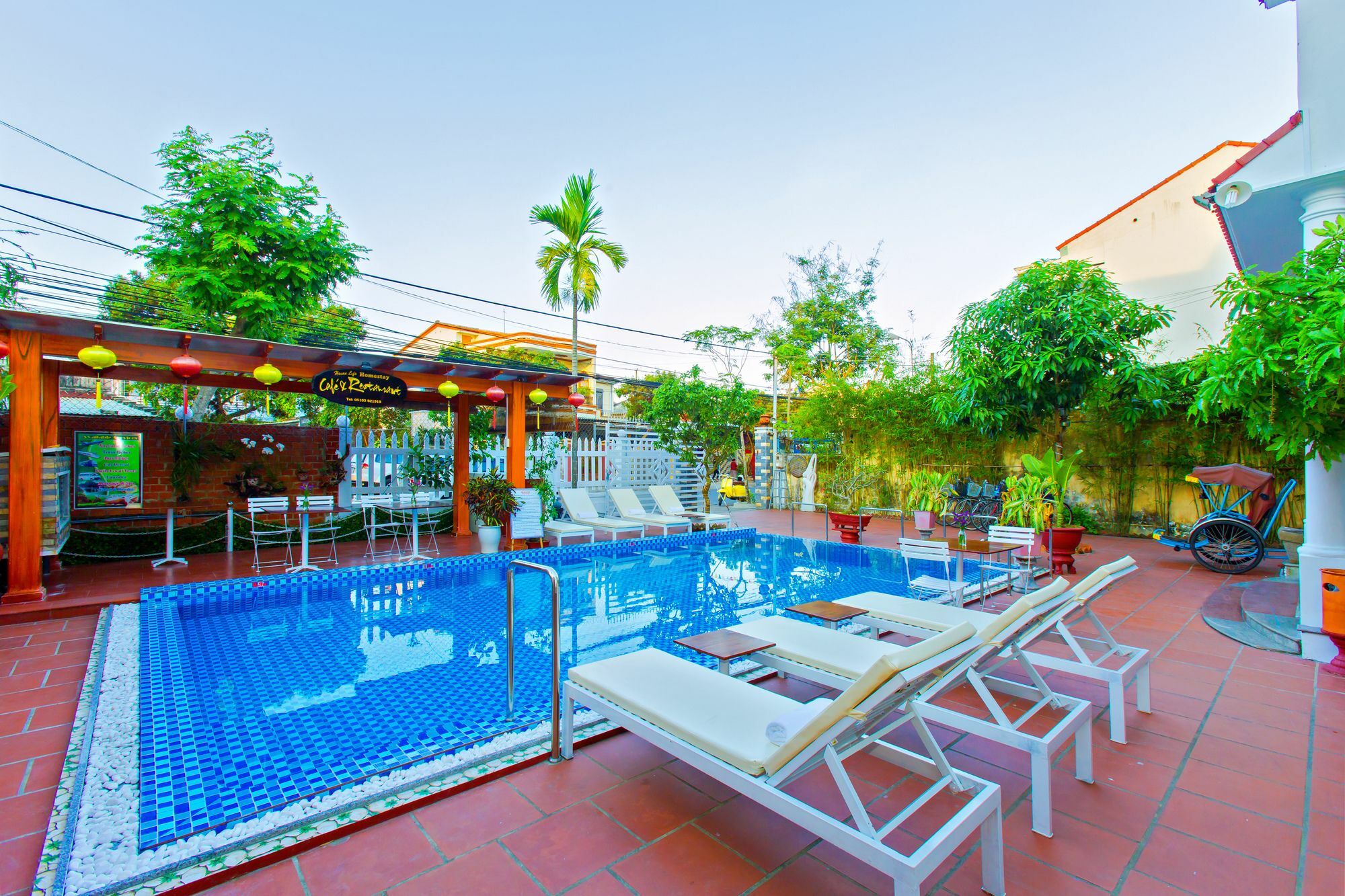 Life 2* Hoi An