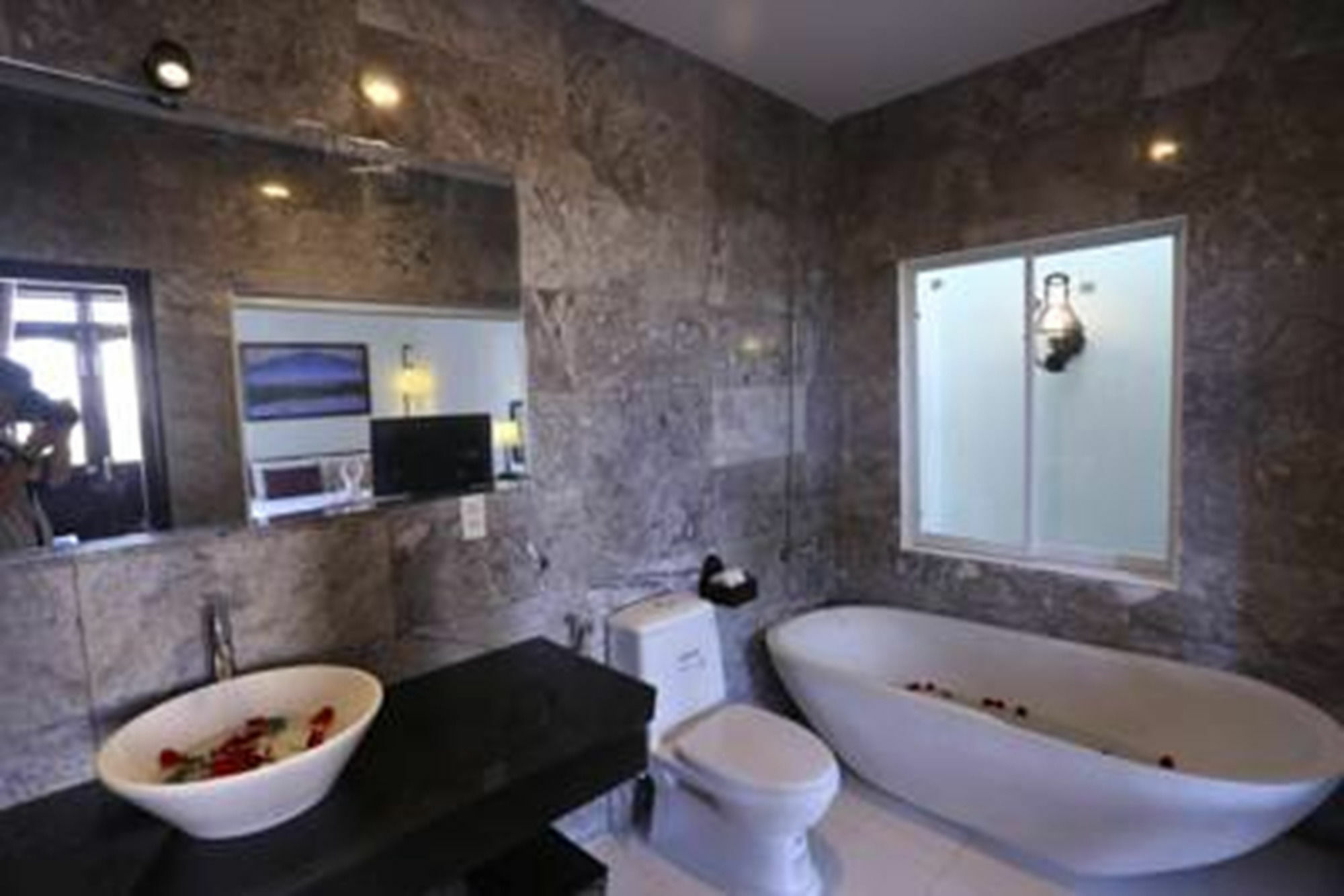 The House 36 * Hoi An
