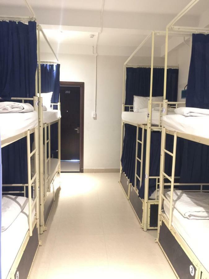 Backhome & Bar Hostel