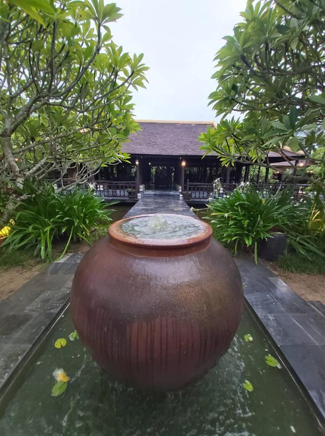 Hoa Su Hoi An
