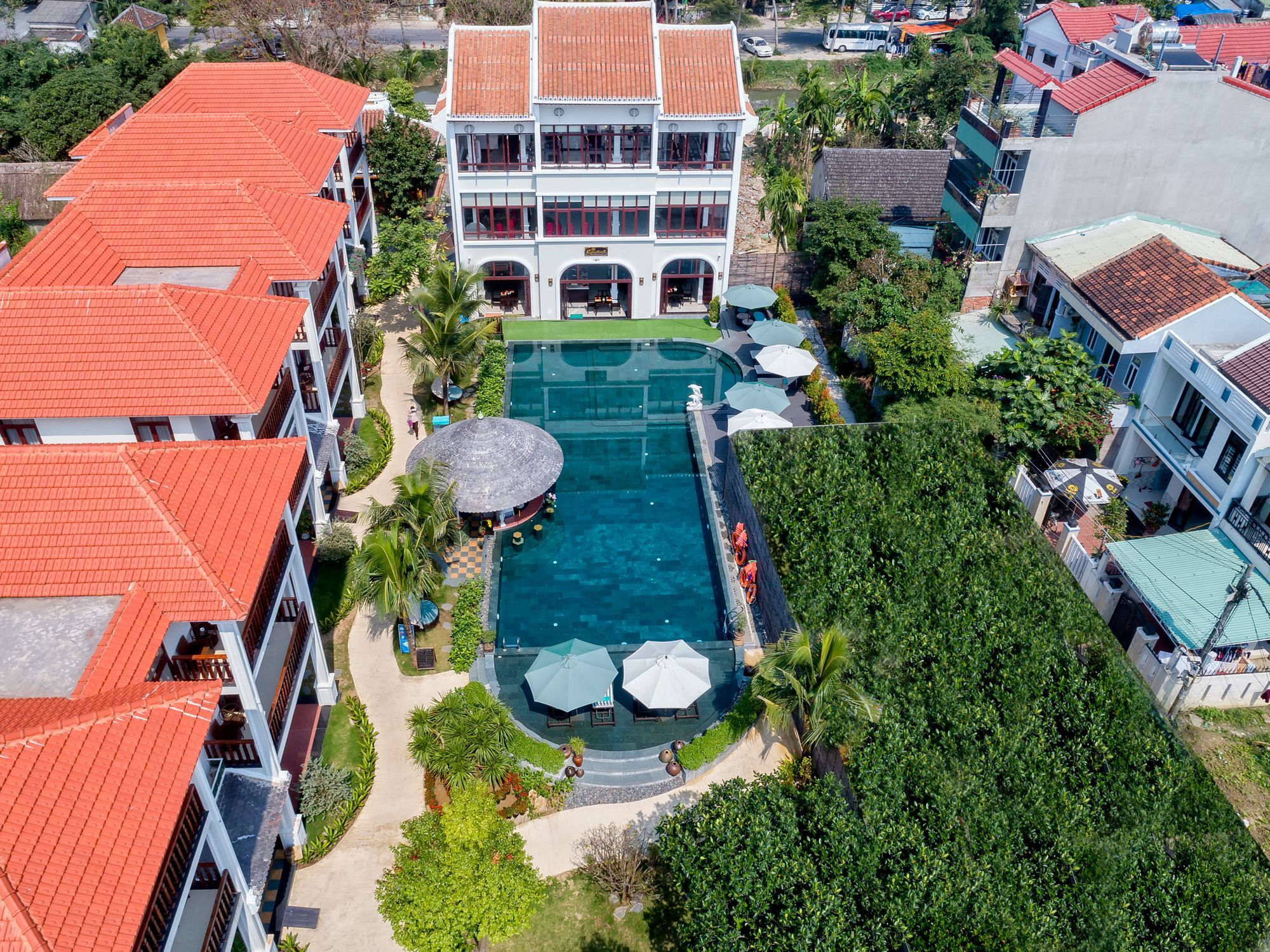 Emotion Boutique Hotel 3*