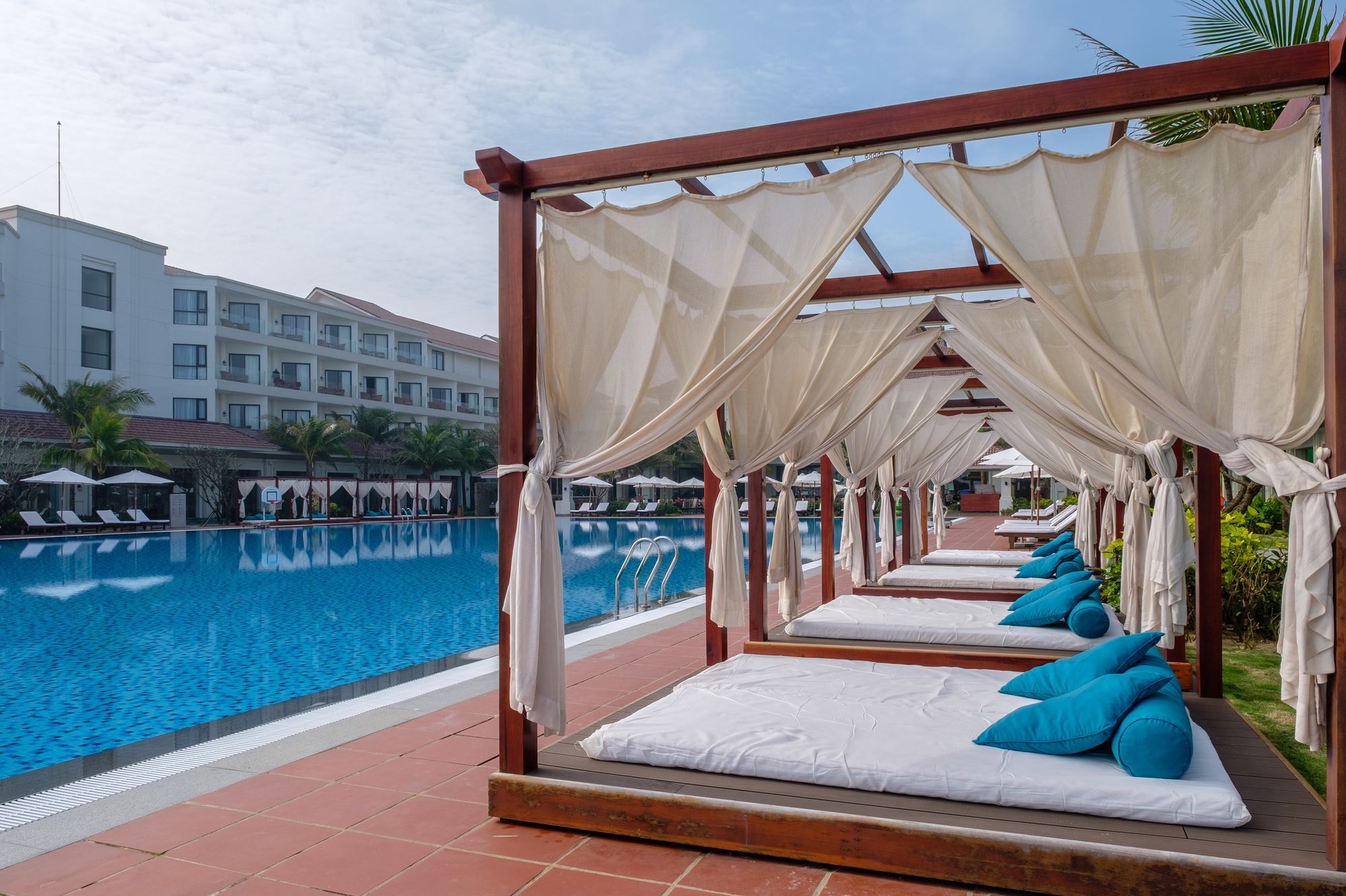 Renaissance & Resort