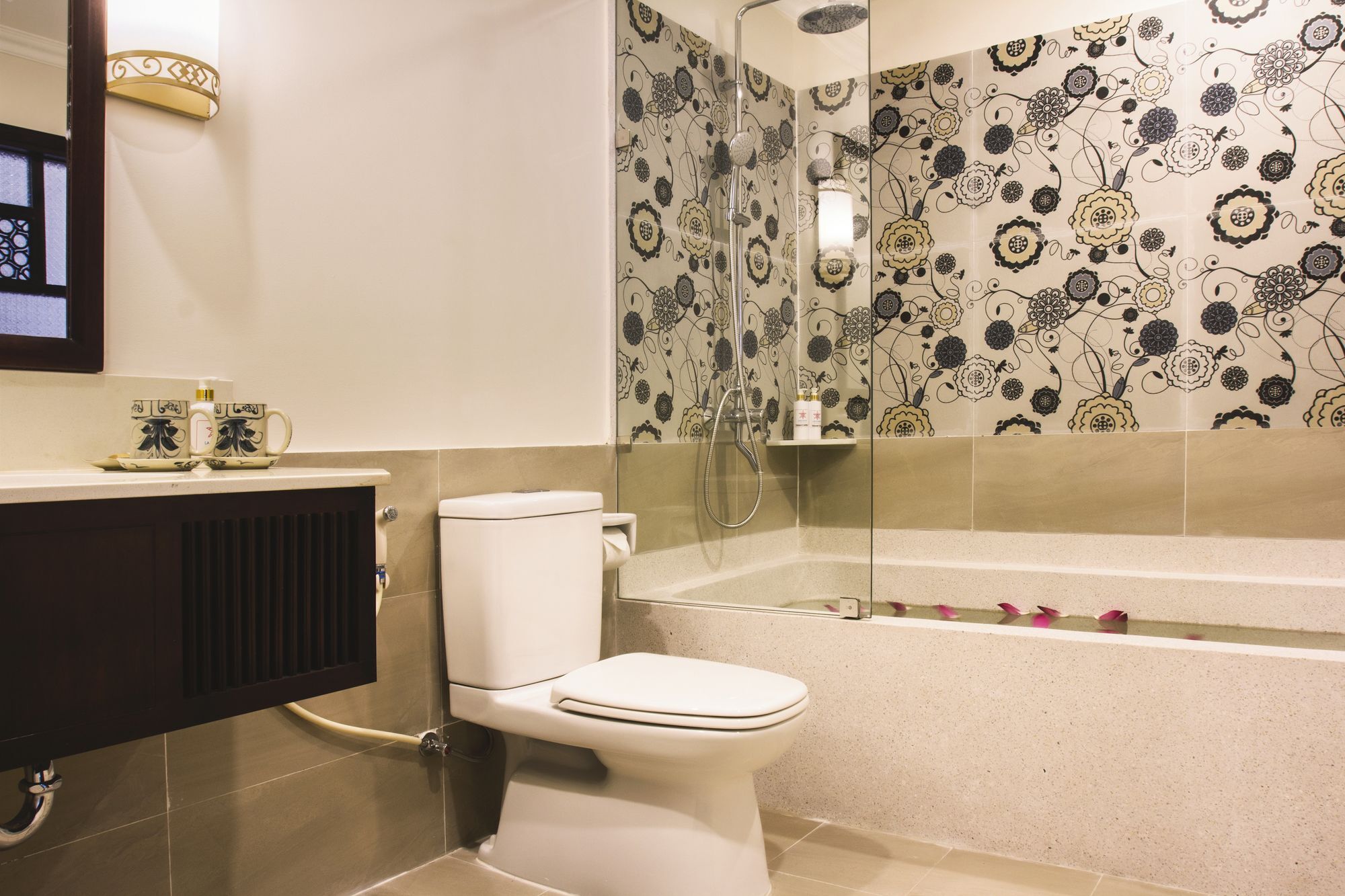 Hotel Lantana Riverside Boutique & 4*