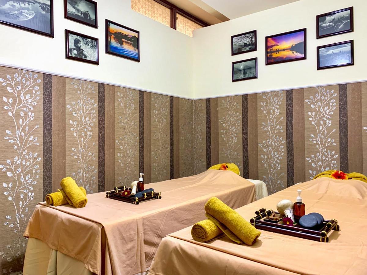 Elites Riverside & 4* Hoi An
