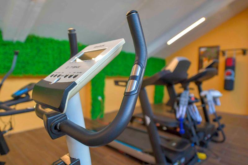 Khách sạn Fivitel 4*